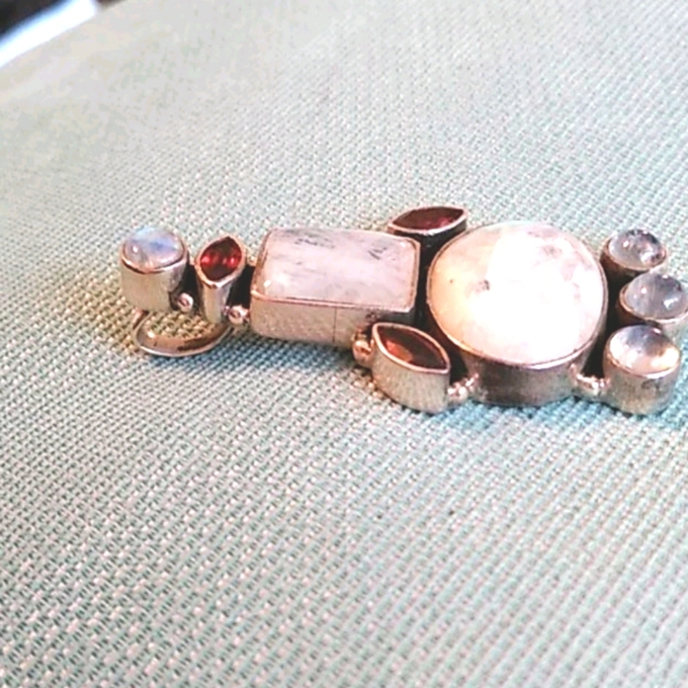 BEAUTIFUL MOONSTONE AND GARNET PENDENT - Picture 4 of 8